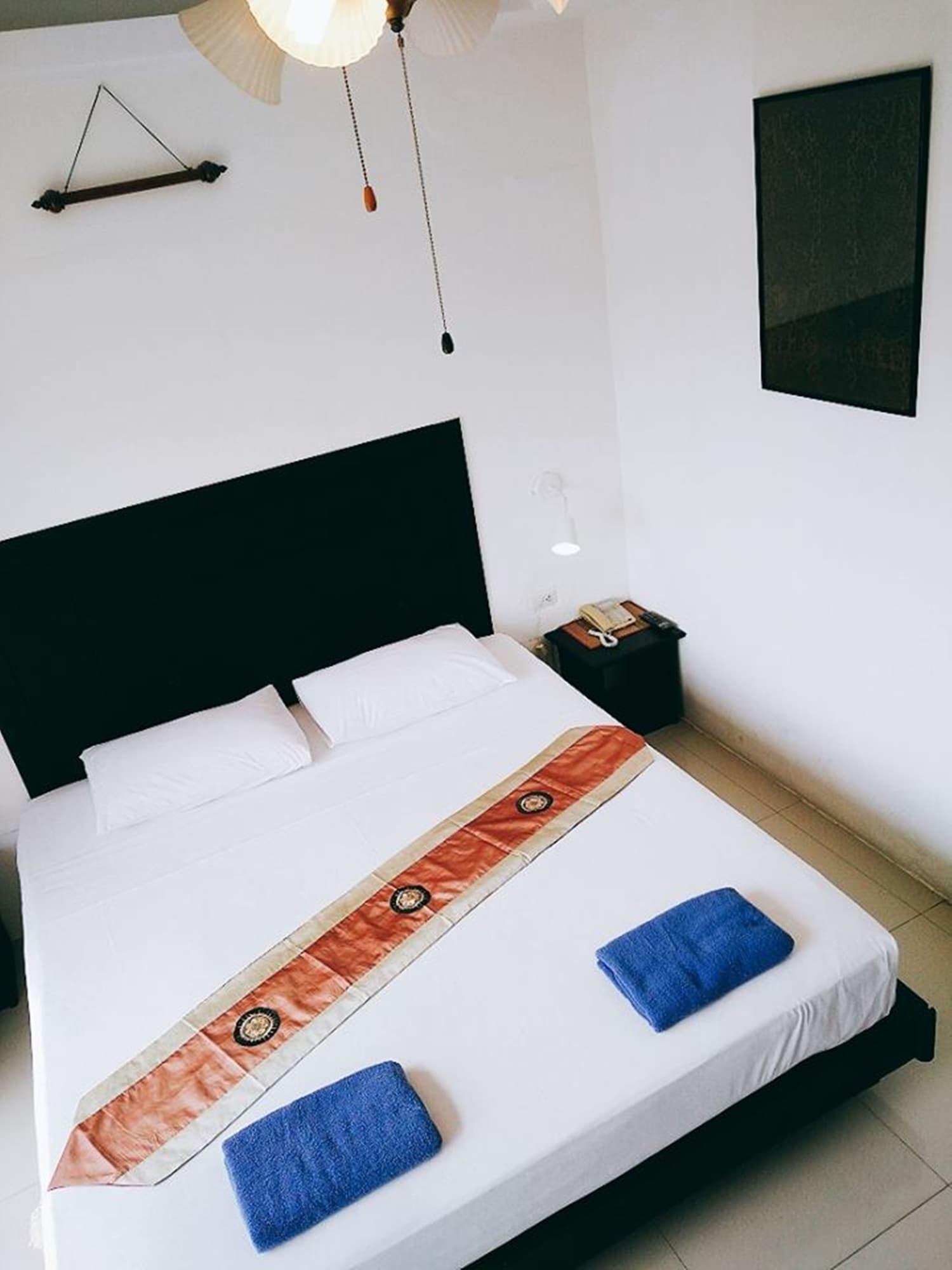 Boomerang Inn Phuket Exterior photo