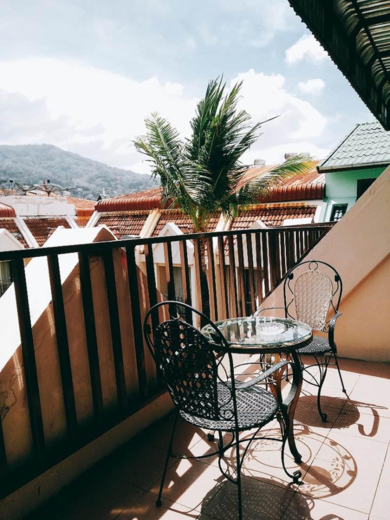 Boomerang Inn Phuket Exterior photo