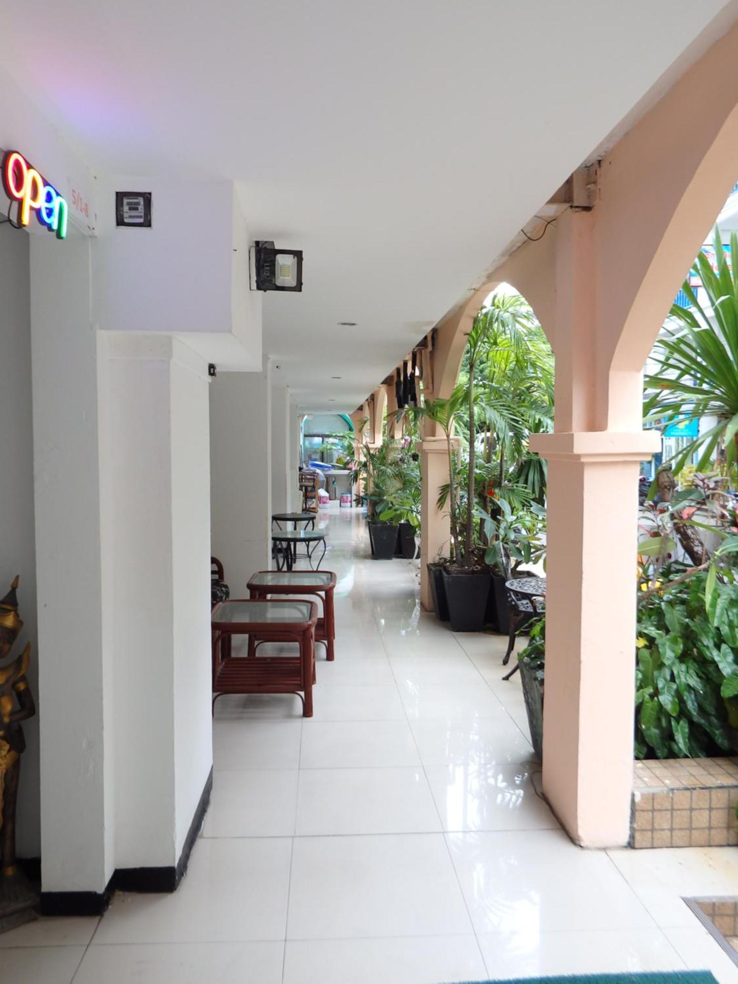 Boomerang Inn Phuket Exterior photo