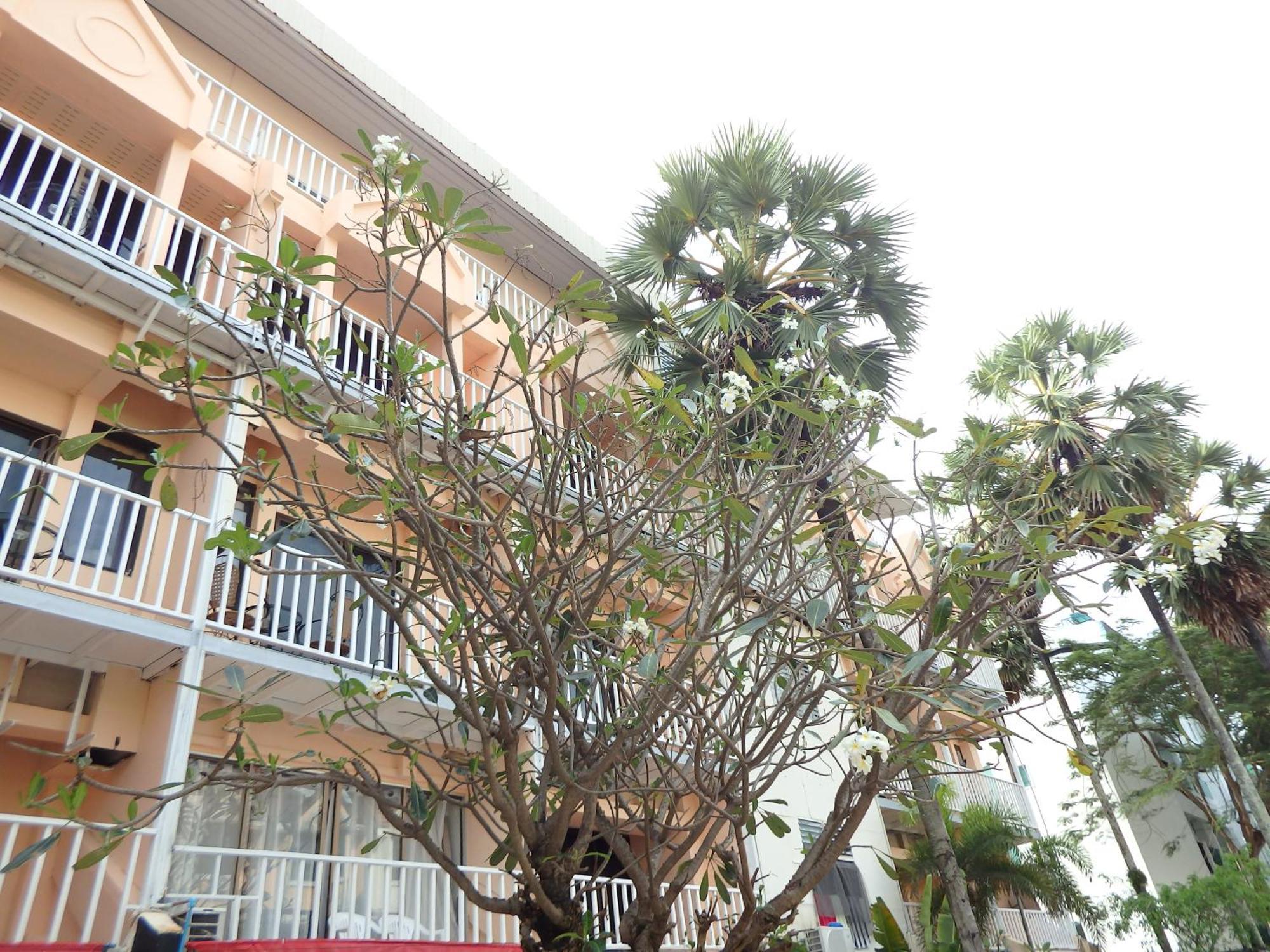 Boomerang Inn Phuket Exterior photo